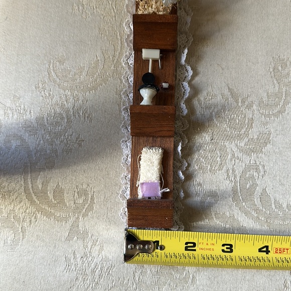 Adorable 1970s retro handmade wooden miniature shelf perfect for a bathroom - Picture 5 of 11